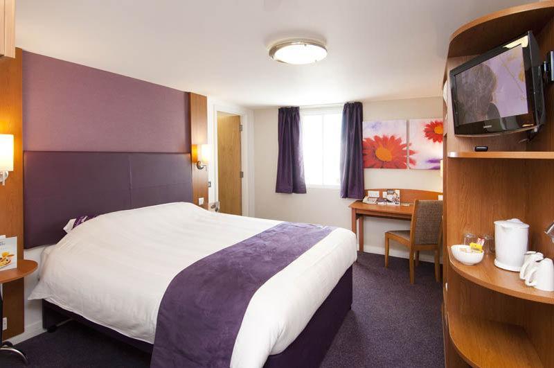 Premier Inn Maidstone Wateringbury Bagian luar foto