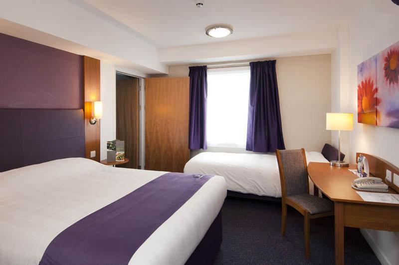 Premier Inn Maidstone Wateringbury Bagian luar foto